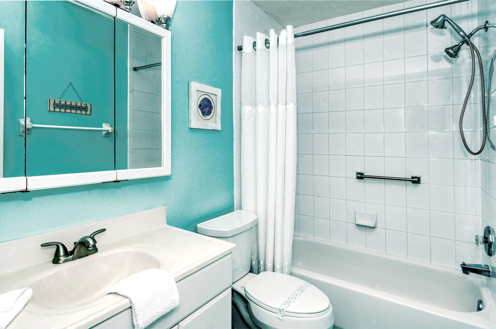 2 Condominium vacation rental located in Anna Maria Island 1