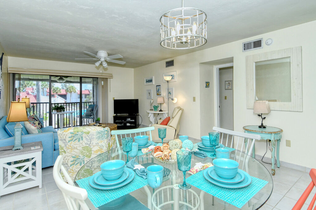 2 Condominium vacation rental located in Anna Maria Island 1