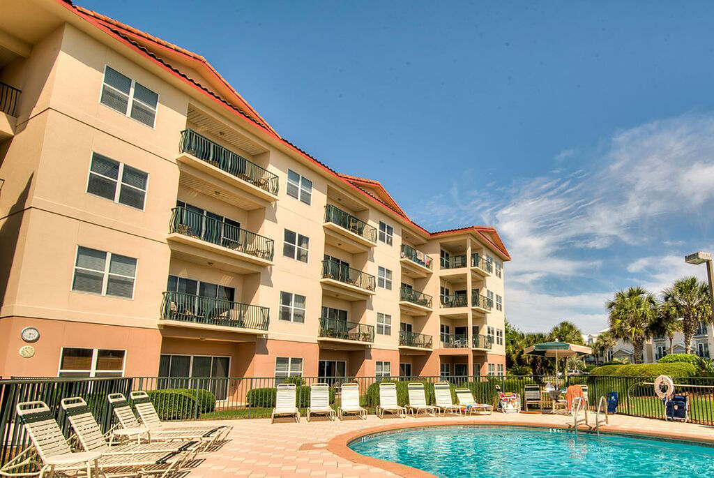 3 Condominium vacation rental located in Destin 1
