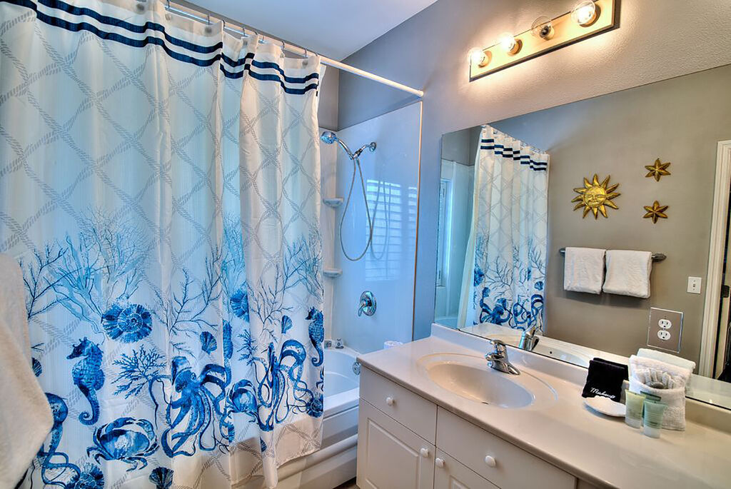 3 Condominium vacation rental located in Destin 1