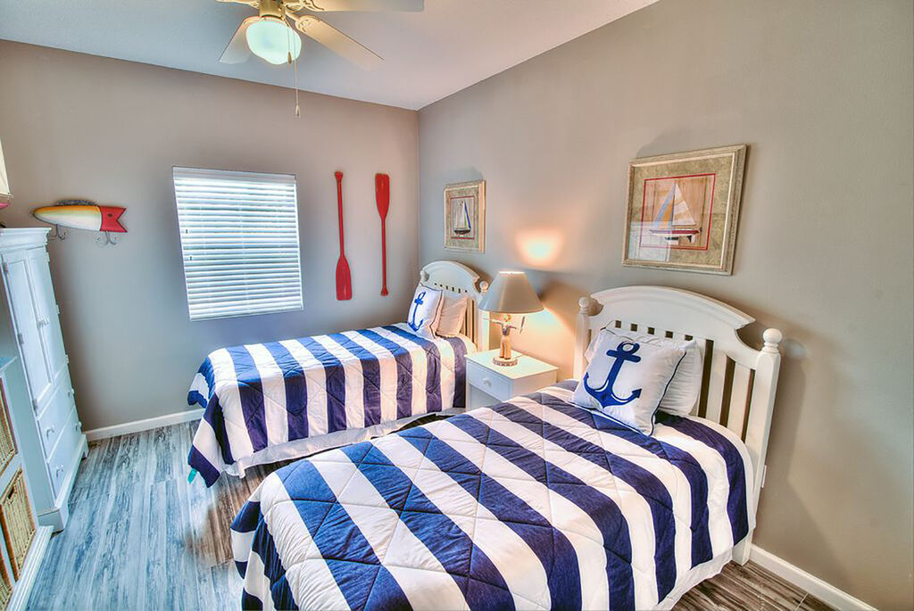 3 Condominium vacation rental located in Destin 1