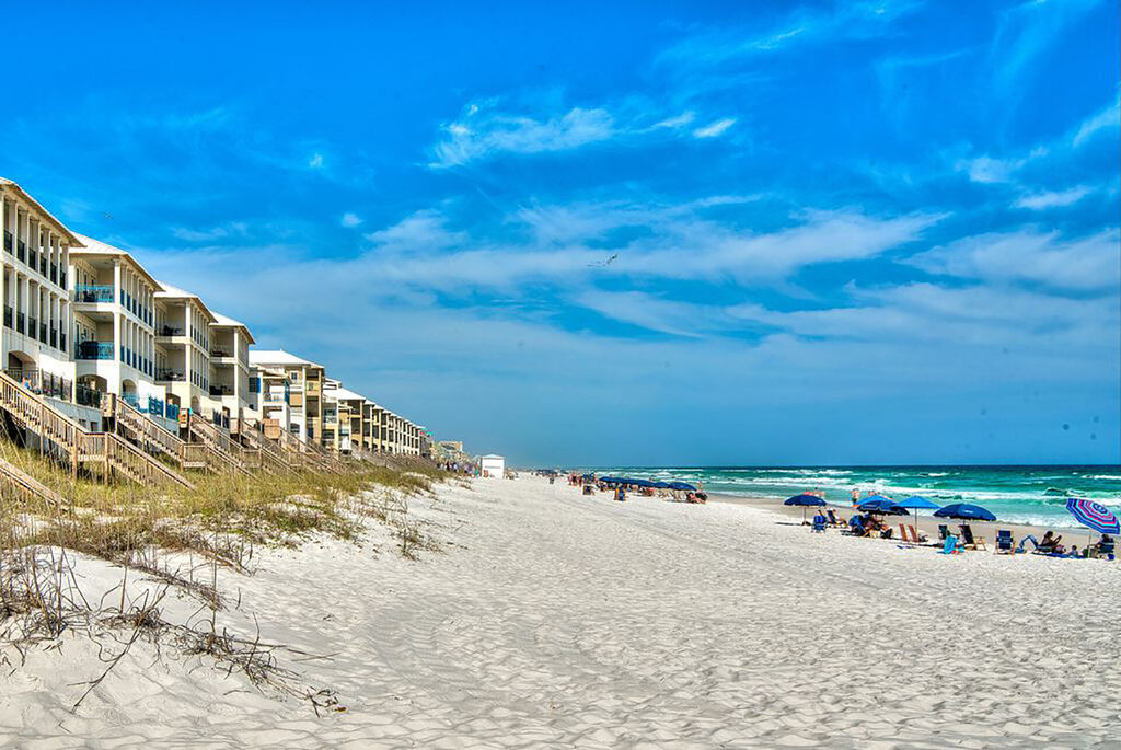 3 Condominium vacation rental located in Destin 1