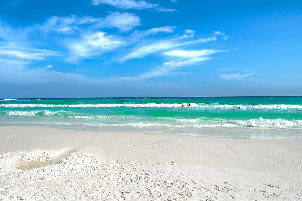 3 Condominium vacation rental located in Destin 1