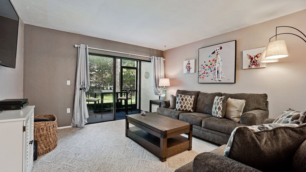 2 Condominium vacation rental located in Anna Maria Island 1