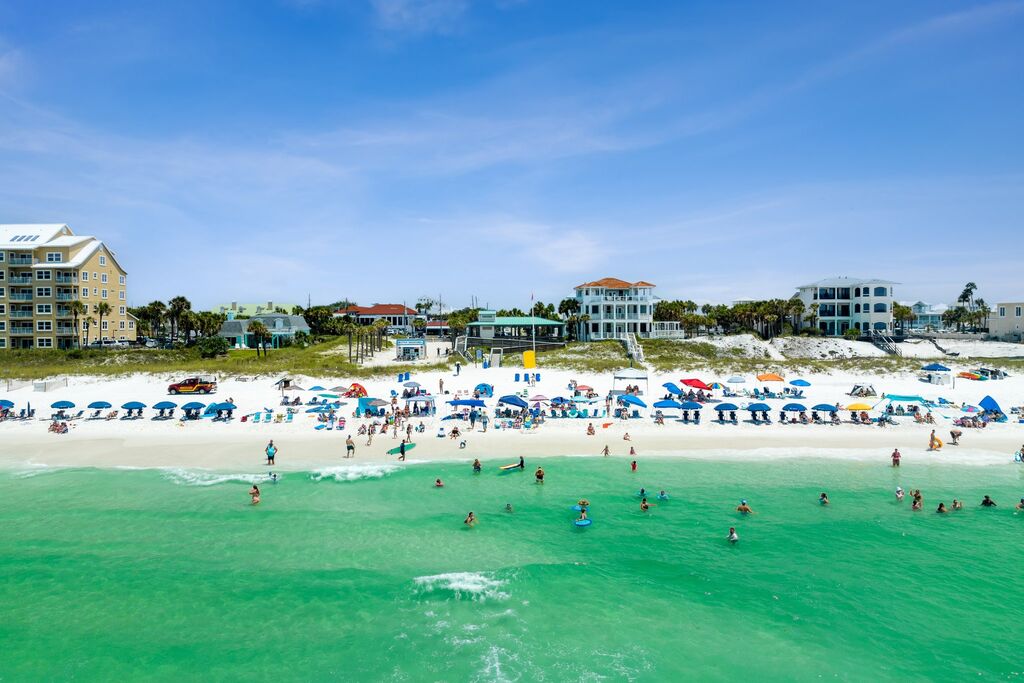 4 House vacation rental located in Destin 1
