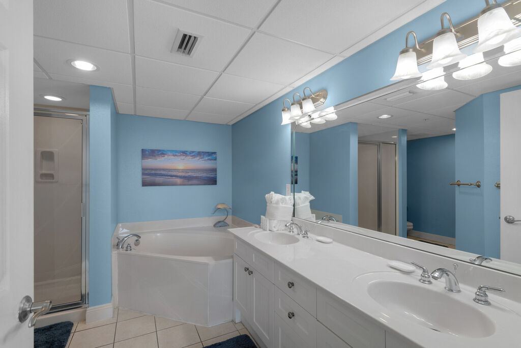 2 Condominium vacation rental located in Panama City Beach 1