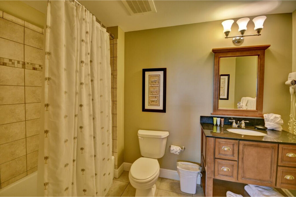 2 Condominium vacation rental located in Panama City Beach 1