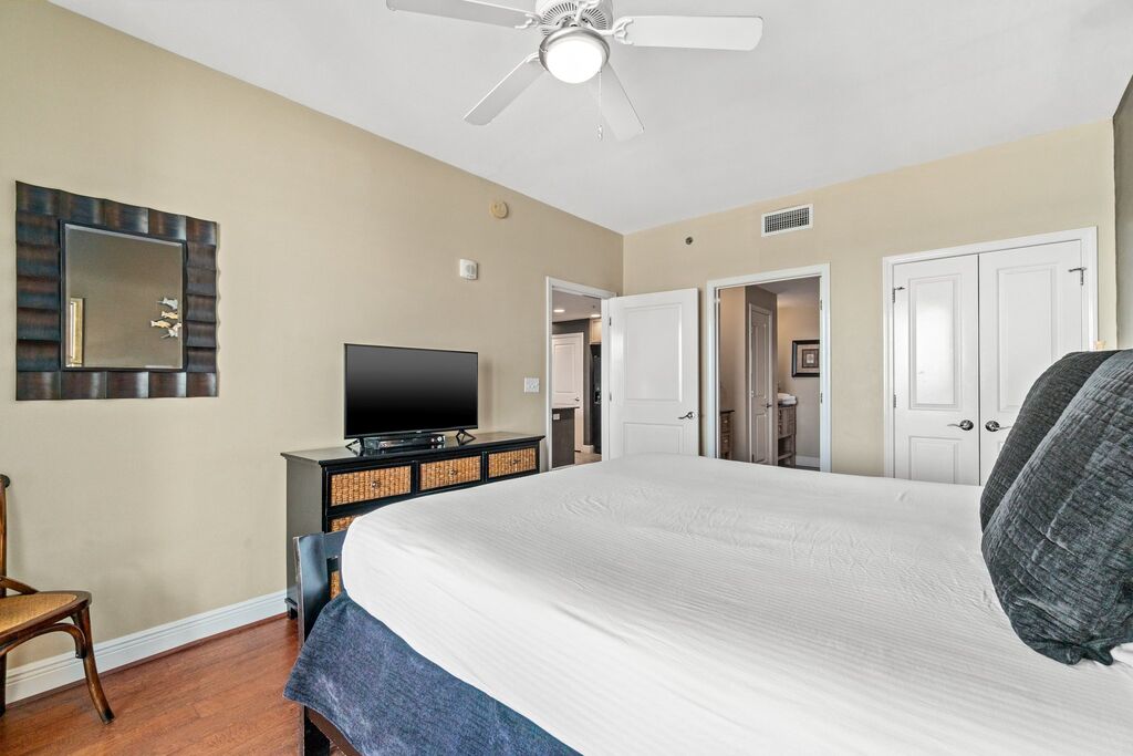 2 Condominium vacation rental located in Panama City Beach 1