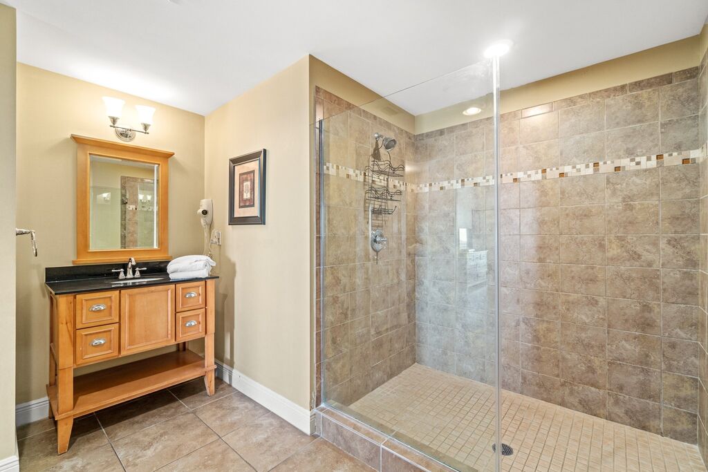 2 Condominium vacation rental located in Panama City Beach 1