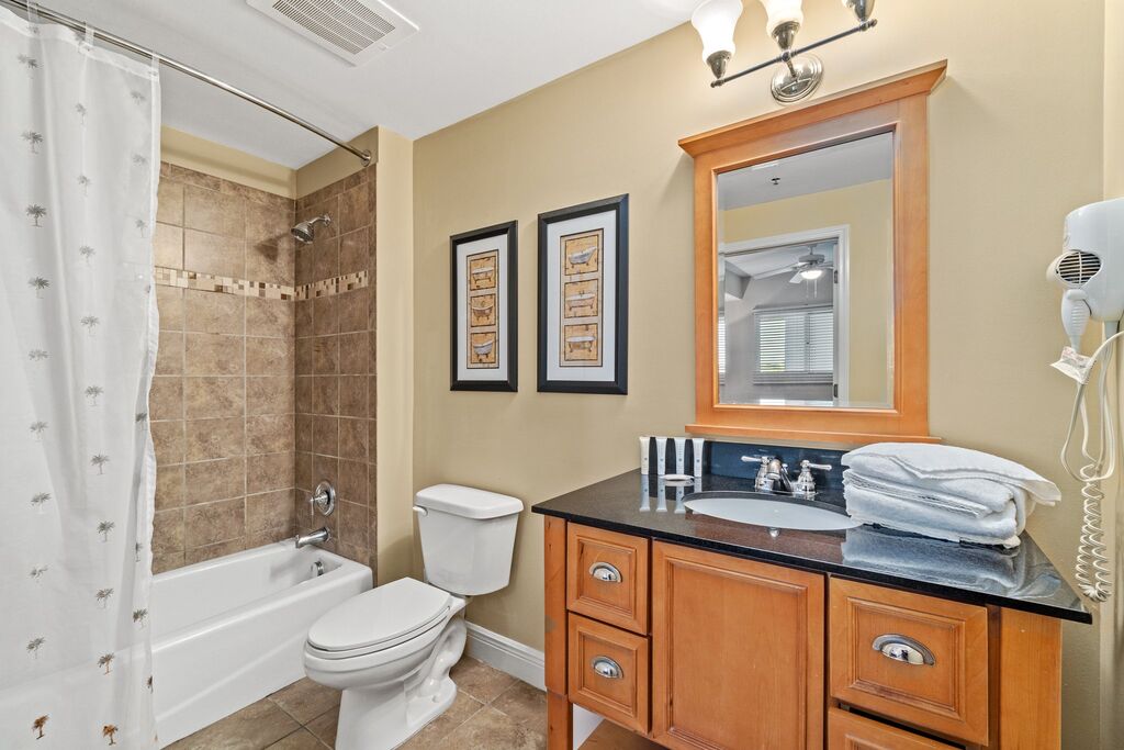 2 Condominium vacation rental located in Panama City Beach 1