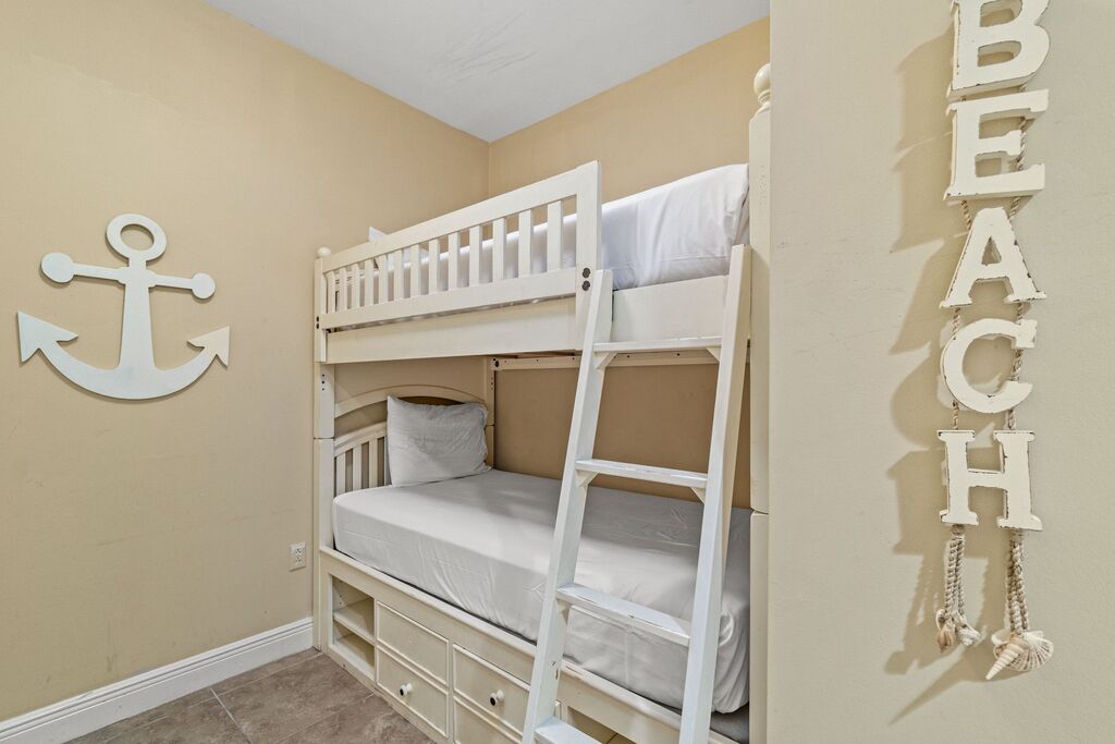 2 Condominium vacation rental located in Panama City Beach 1