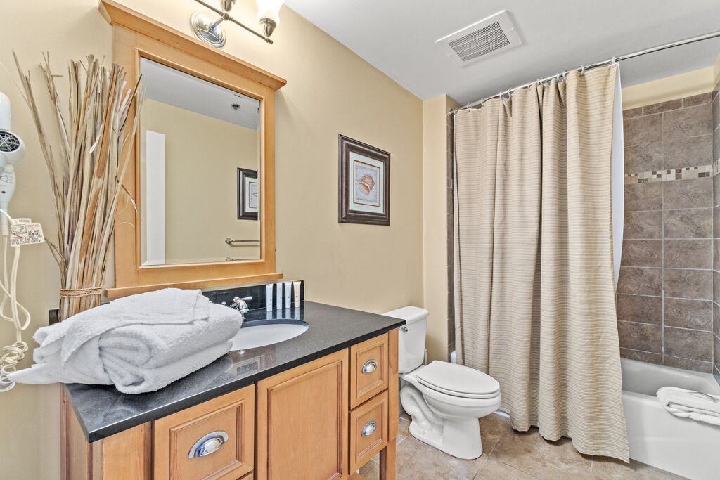 2 Condominium vacation rental located in Panama City Beach 1