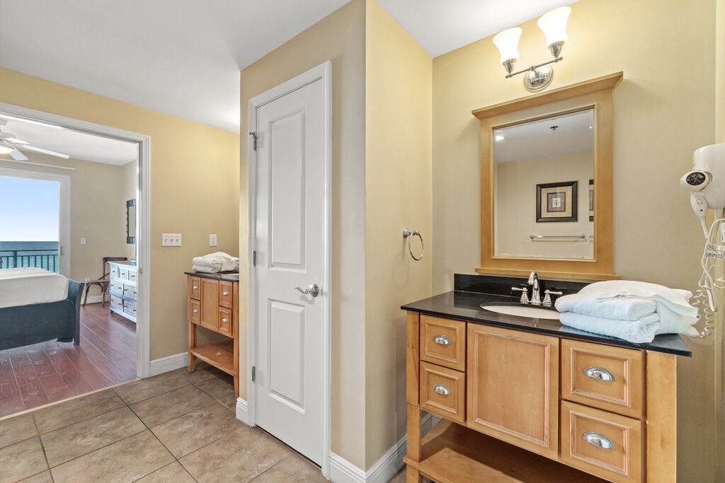 2 Condominium vacation rental located in Panama City Beach 1