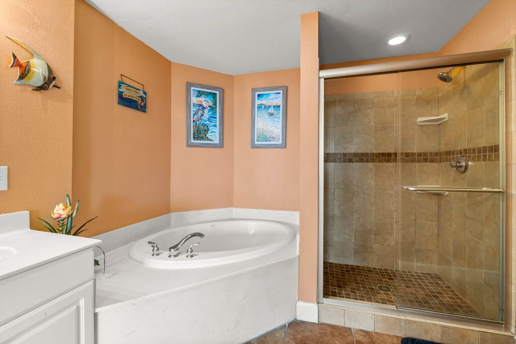 2 Condominium vacation rental located in Panama City Beach 1