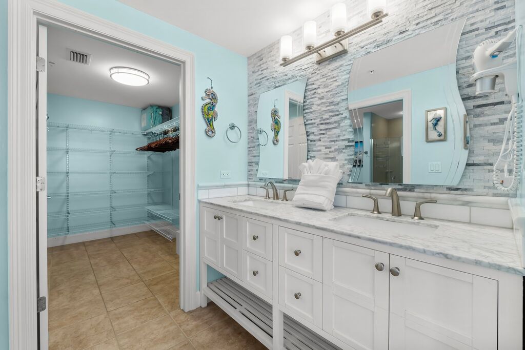 2 Condominium vacation rental located in Panama City Beach 1