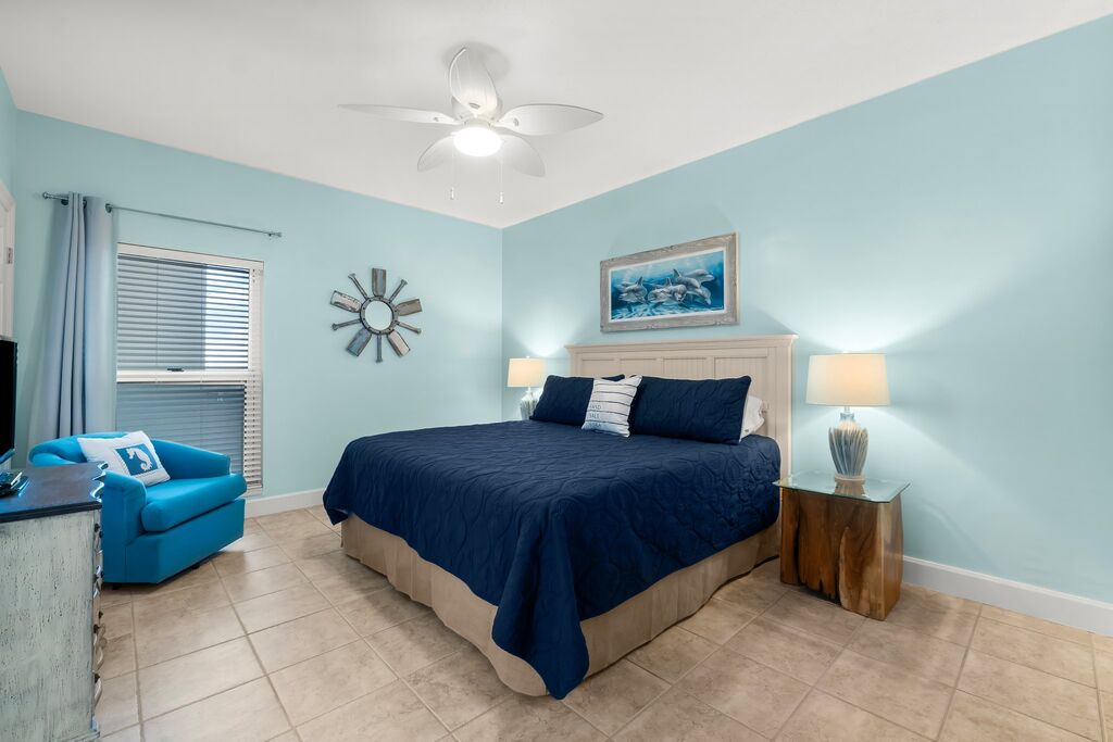 2 Condominium vacation rental located in Panama City Beach 1