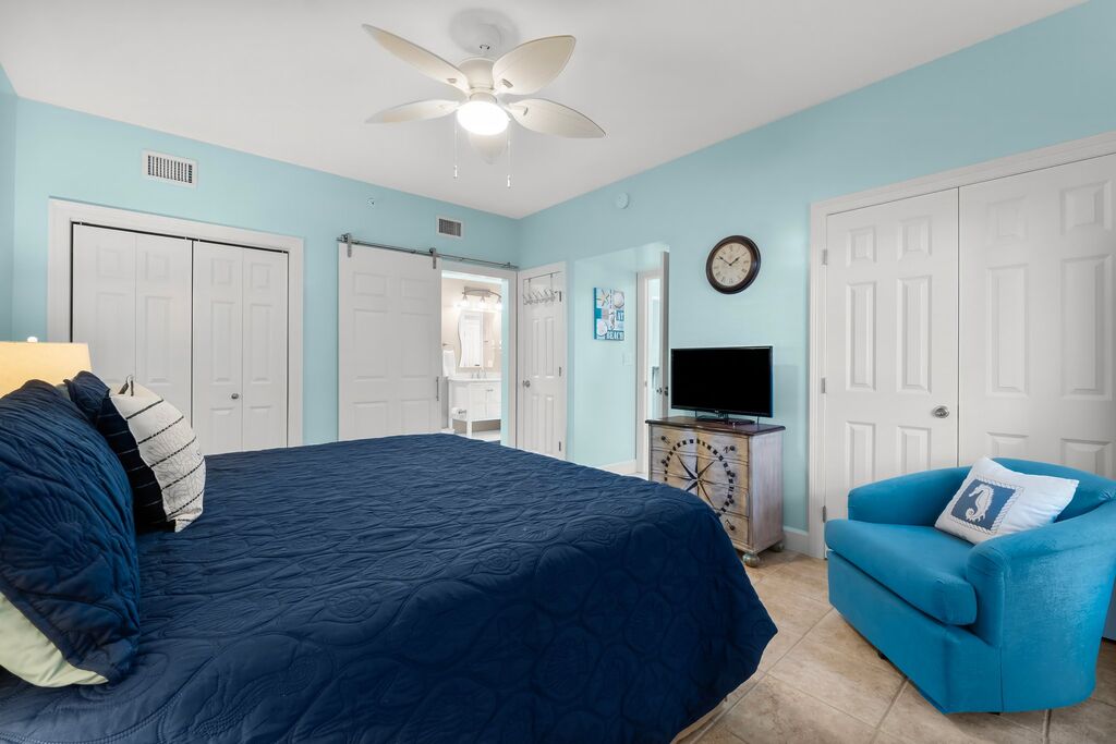 2 Condominium vacation rental located in Panama City Beach 1
