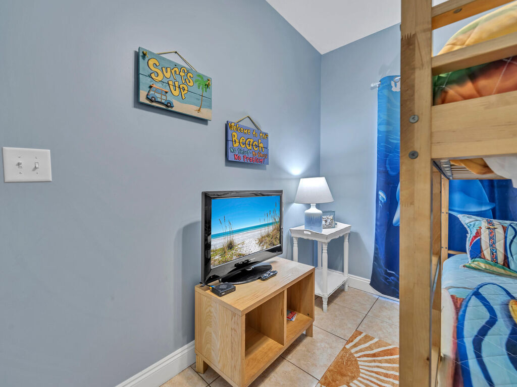 3 Condominium vacation rental located in Okaloosa Island 1