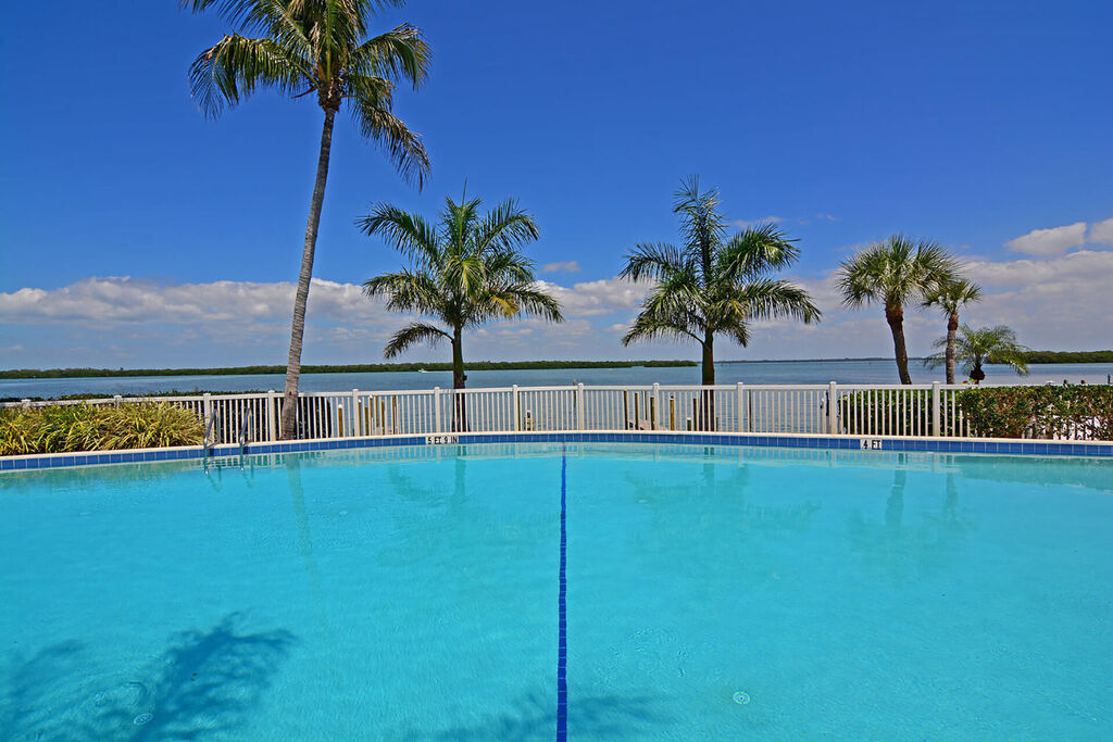 2 Condominium vacation rental located in Longboat Key 1