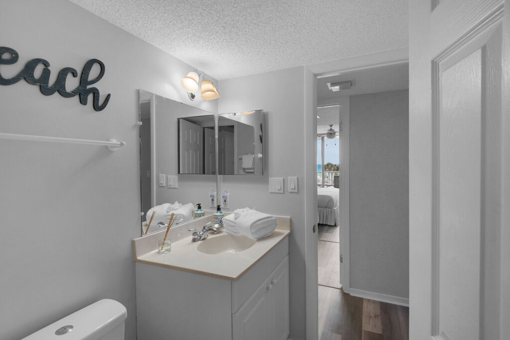 2 Condominium vacation rental located in Panama City Beach 1