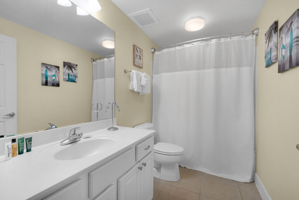2 Condominium vacation rental located in Panama City Beach 1