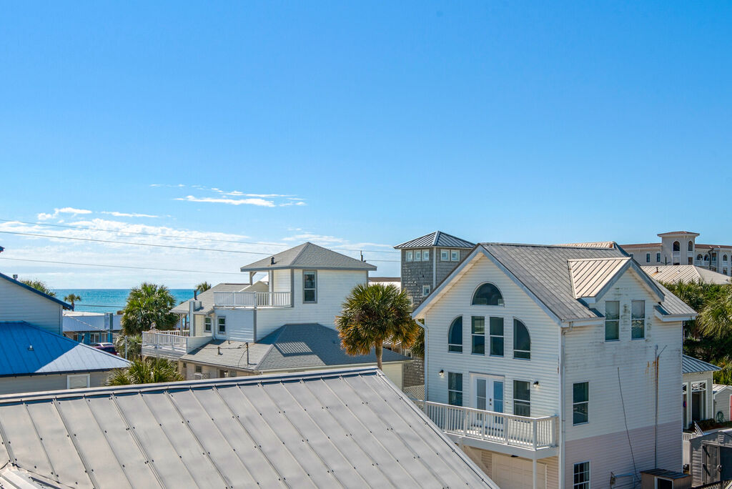 6 House vacation rental located in Destin 1