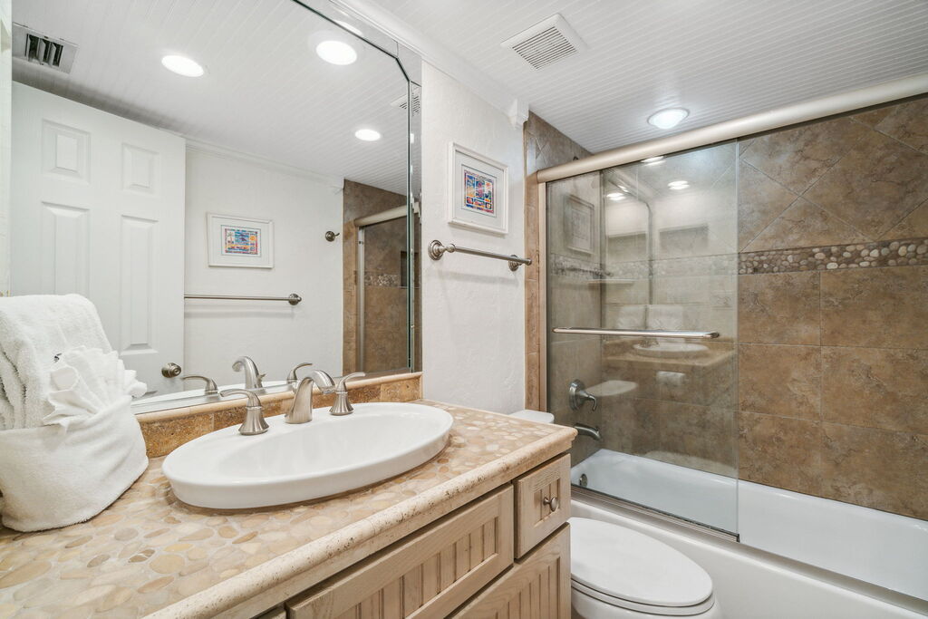 3 Condominium vacation rental located in Panama City Beach 1