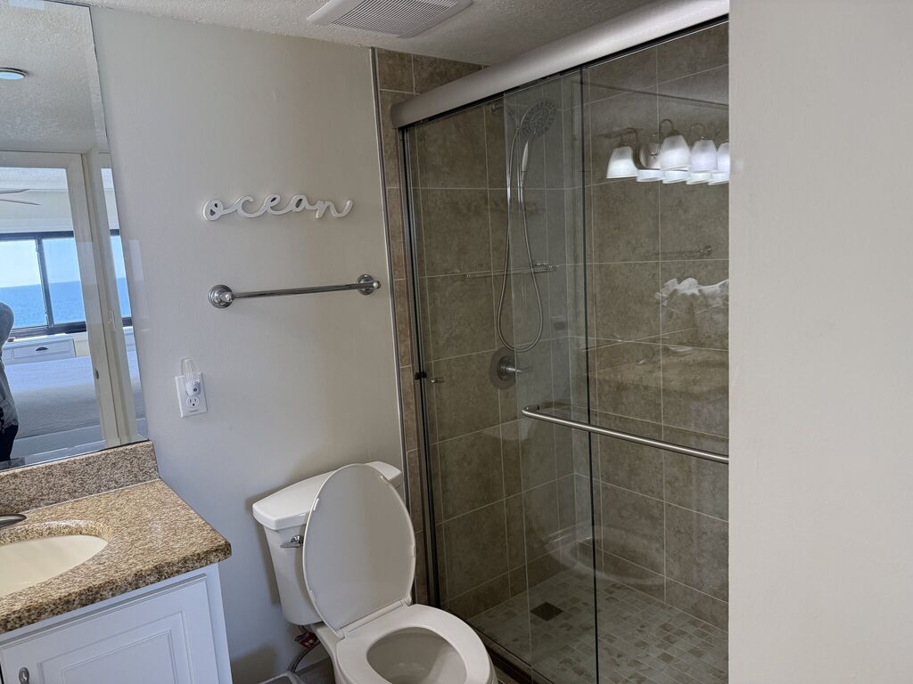 2 Condominium vacation rental located in Destin 1