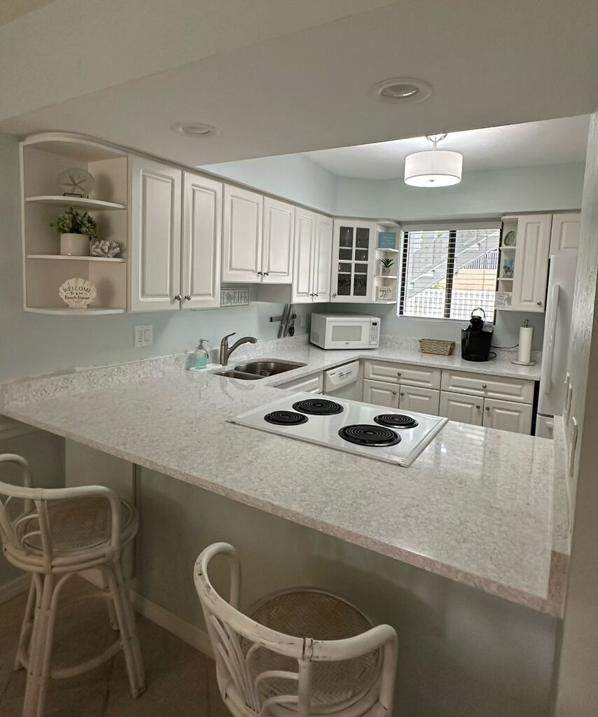2 Condominium vacation rental located in Anna Maria Island 1