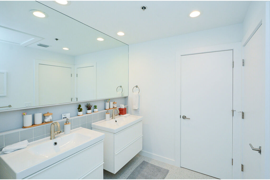 2 Condominium vacation rental located in Longboat Key 1