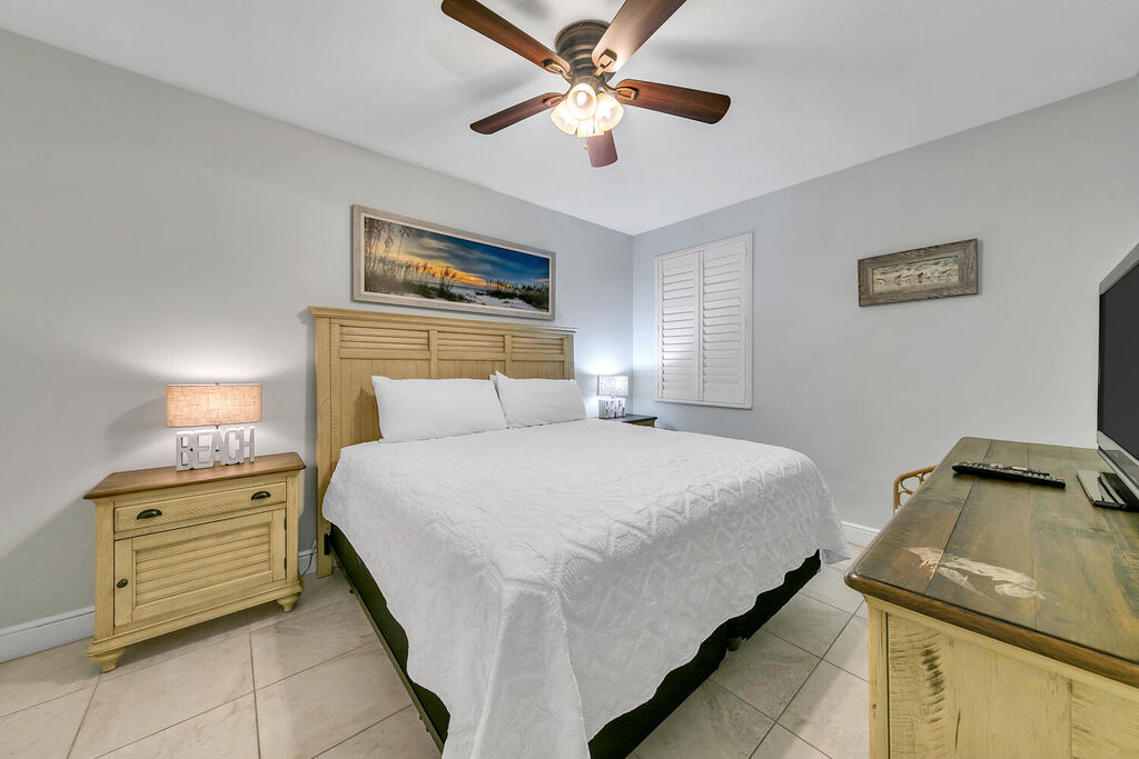 4 Condominium vacation rental located in Okaloosa Island 1