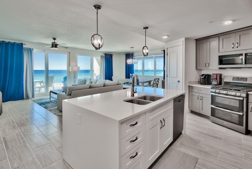 4 Condominium vacation rental located in Okaloosa Island 1