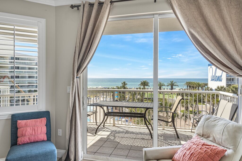 3 Condominium vacation rental located in Okaloosa Island 1