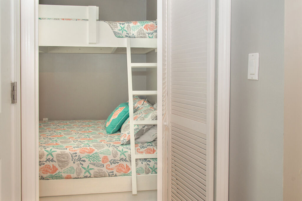 3 Condominium vacation rental located in Okaloosa Island 1