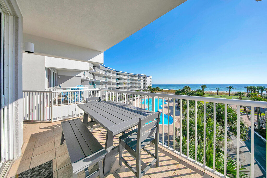 3 Condominium vacation rental located in Okaloosa Island 1