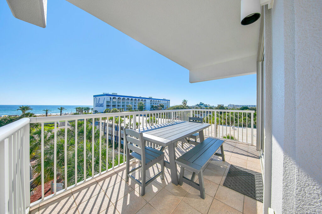 3 Condominium vacation rental located in Okaloosa Island 1
