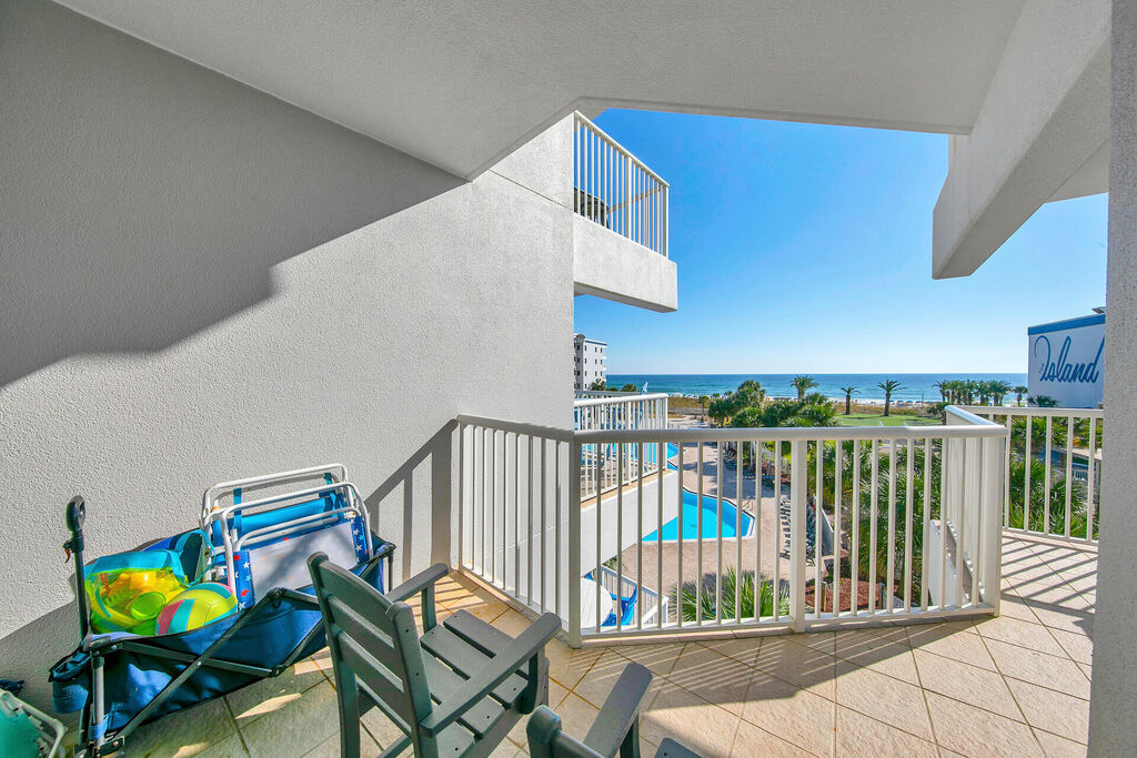 3 Condominium vacation rental located in Okaloosa Island 1