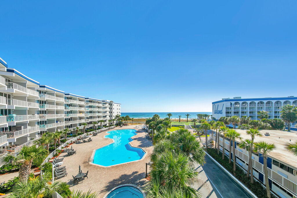 3 Condominium vacation rental located in Okaloosa Island 1
