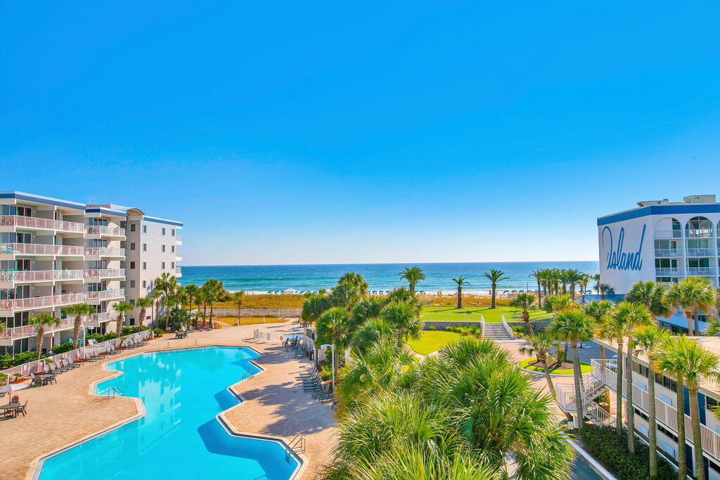 3 Condominium vacation rental located in Okaloosa Island 1