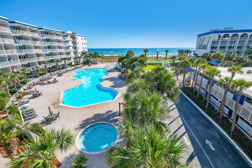 3 Condominium vacation rental located in Okaloosa Island 1