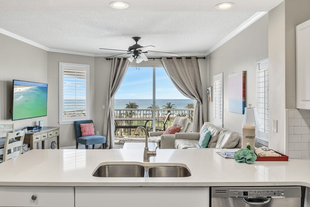3 Condominium vacation rental located in Okaloosa Island 1