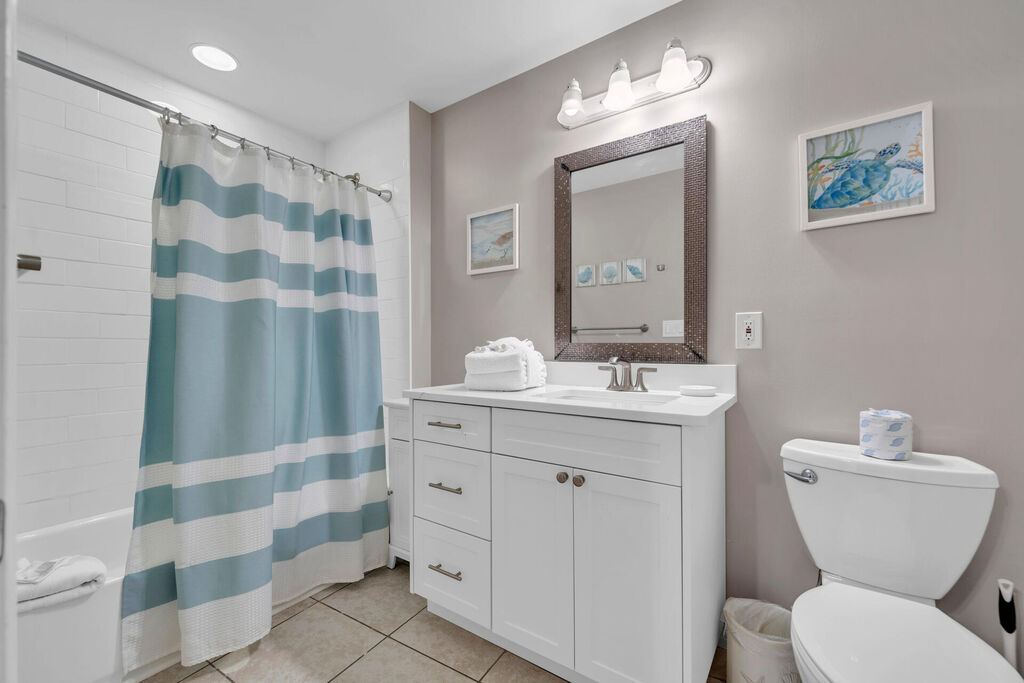 2 Condominium vacation rental located in Okaloosa Island 1