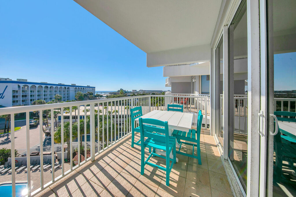 2 Condominium vacation rental located in Okaloosa Island 1