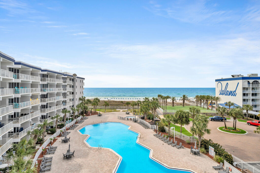 2 Condominium vacation rental located in Okaloosa Island 1