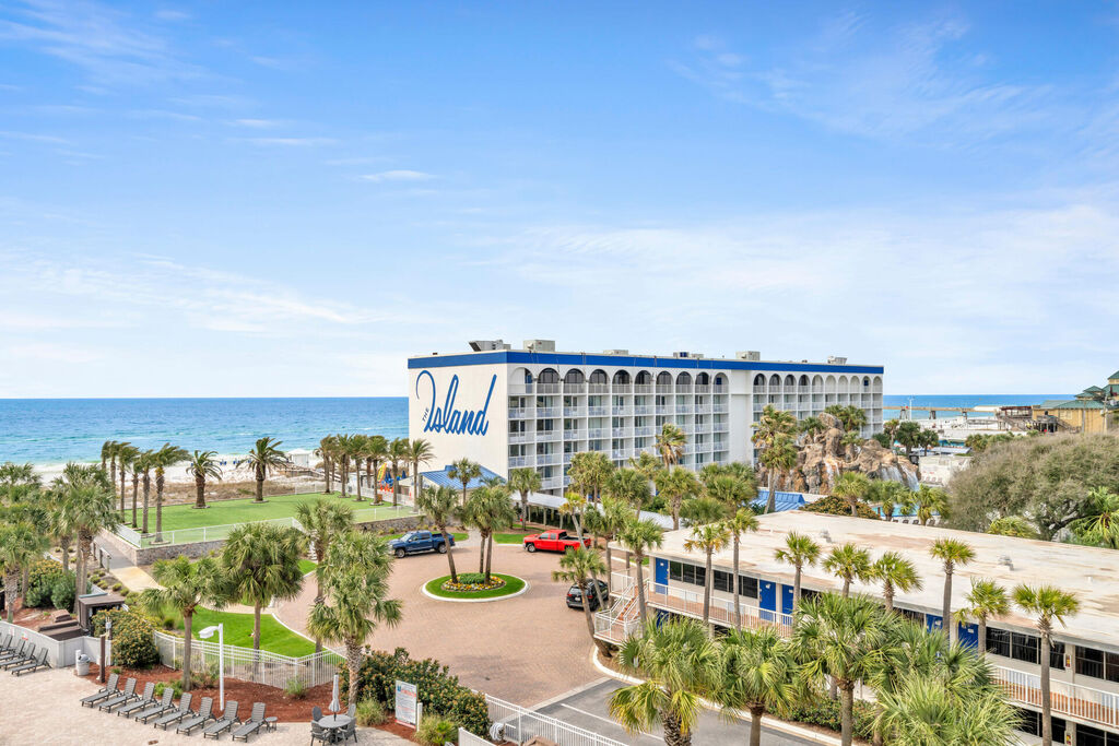2 Condominium vacation rental located in Okaloosa Island 1