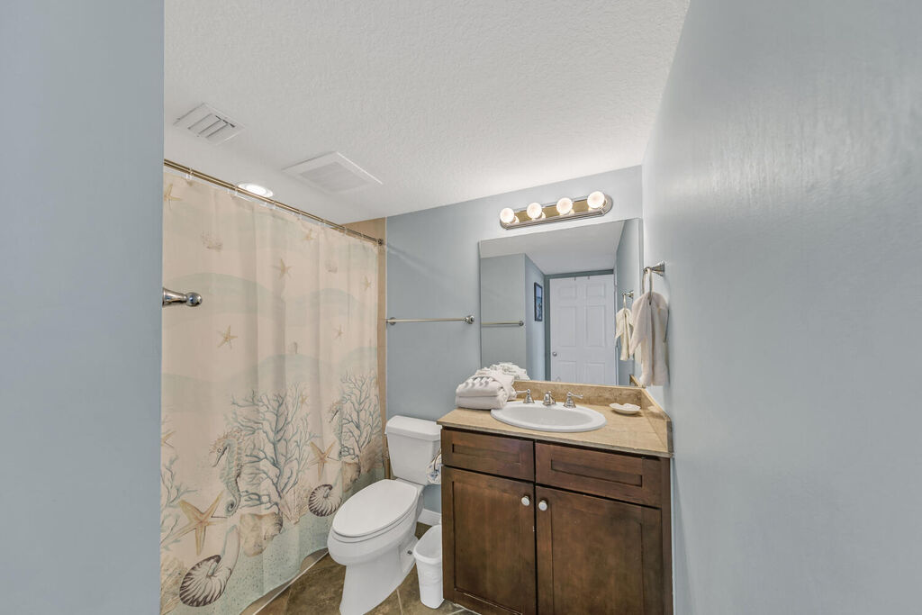 3 Condominium vacation rental located in Okaloosa Island 1
