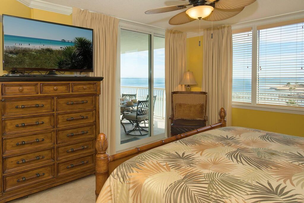 3 Condominium vacation rental located in Okaloosa Island 1