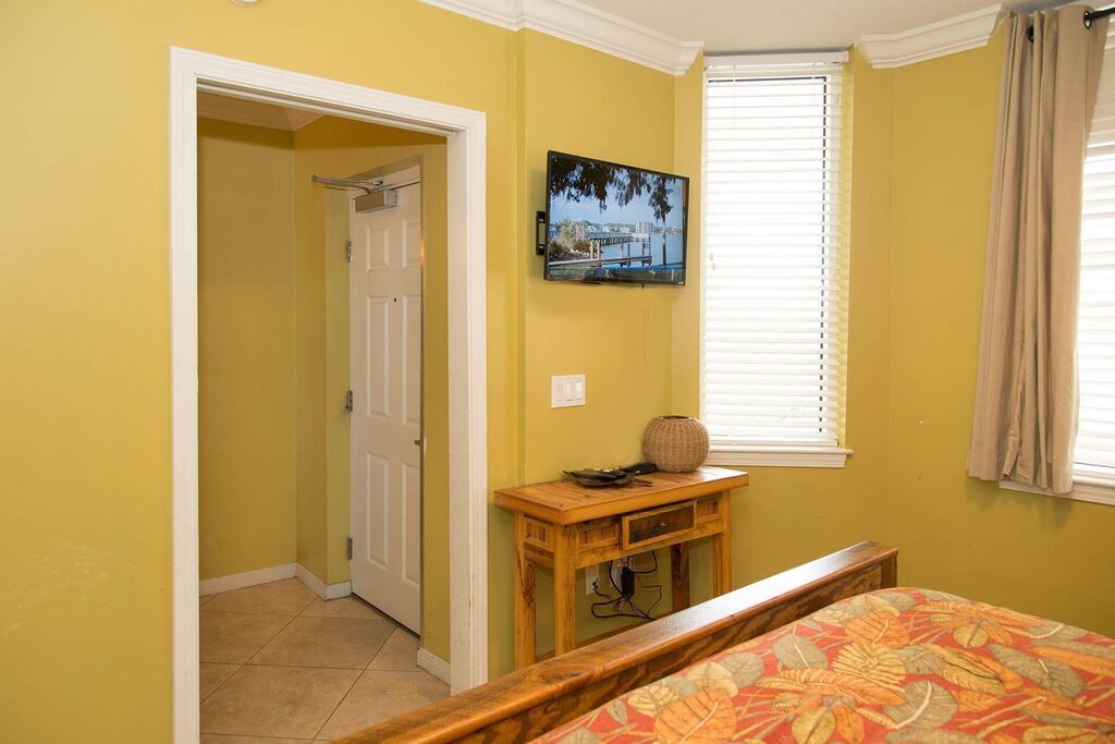 3 Condominium vacation rental located in Okaloosa Island 1