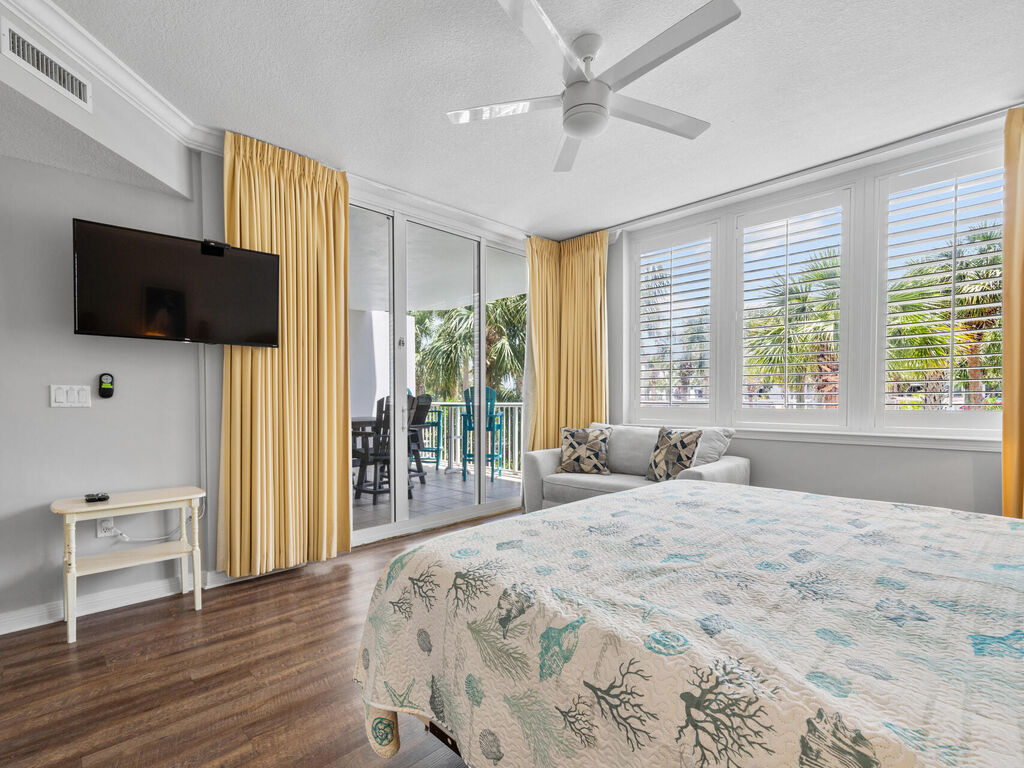 3 Condominium vacation rental located in Okaloosa Island 1