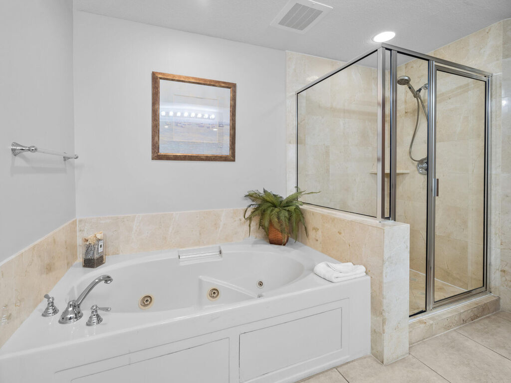 3 Condominium vacation rental located in Okaloosa Island 1